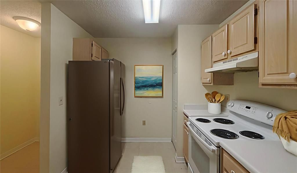 For Sale: $234,990 (2 beds, 2 baths, 975 Square Feet)