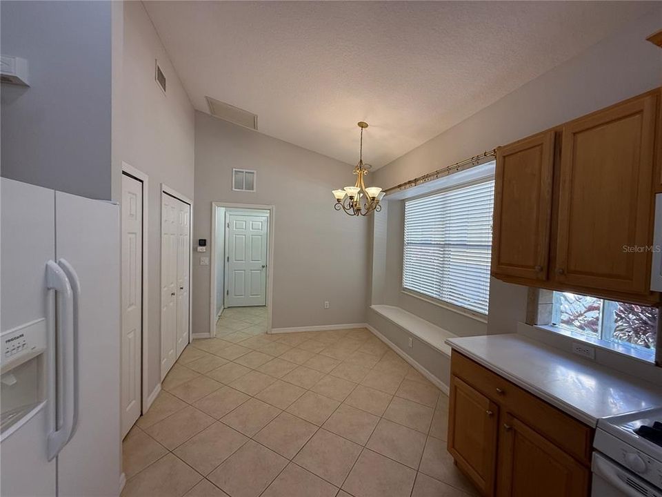 For Rent: $2,995 (3 beds, 2 baths, 1643 Square Feet)