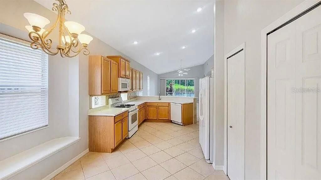 For Rent: $2,995 (3 beds, 2 baths, 1643 Square Feet)