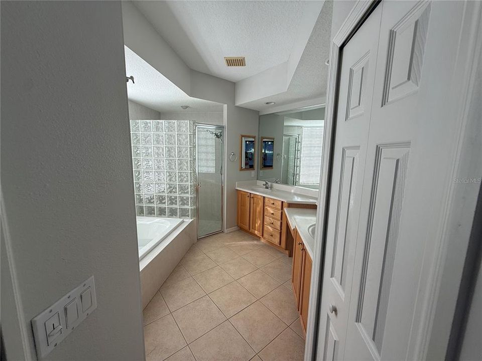 For Rent: $2,995 (3 beds, 2 baths, 1643 Square Feet)