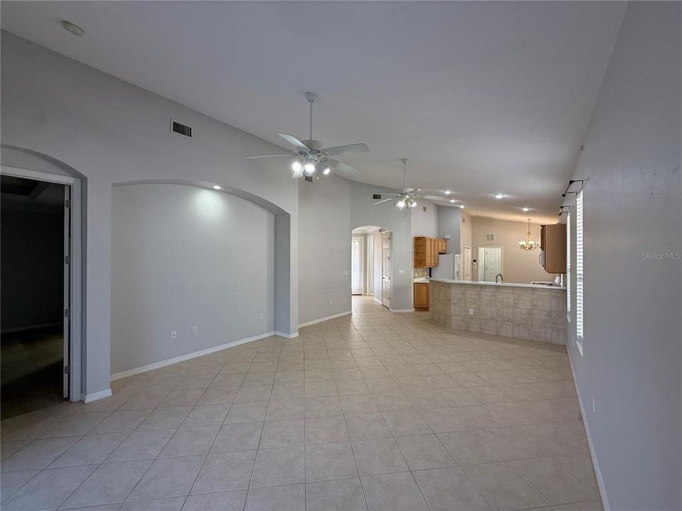 For Rent: $2,995 (3 beds, 2 baths, 1643 Square Feet)