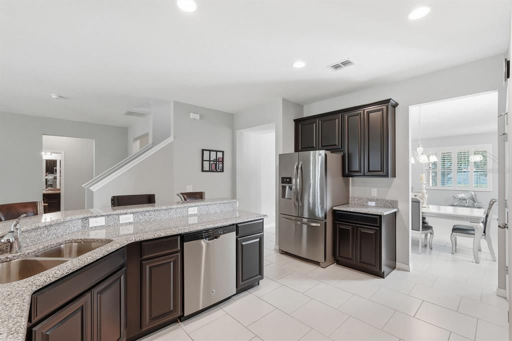 For Sale: $499,999 (5 beds, 2 baths, 3390 Square Feet)