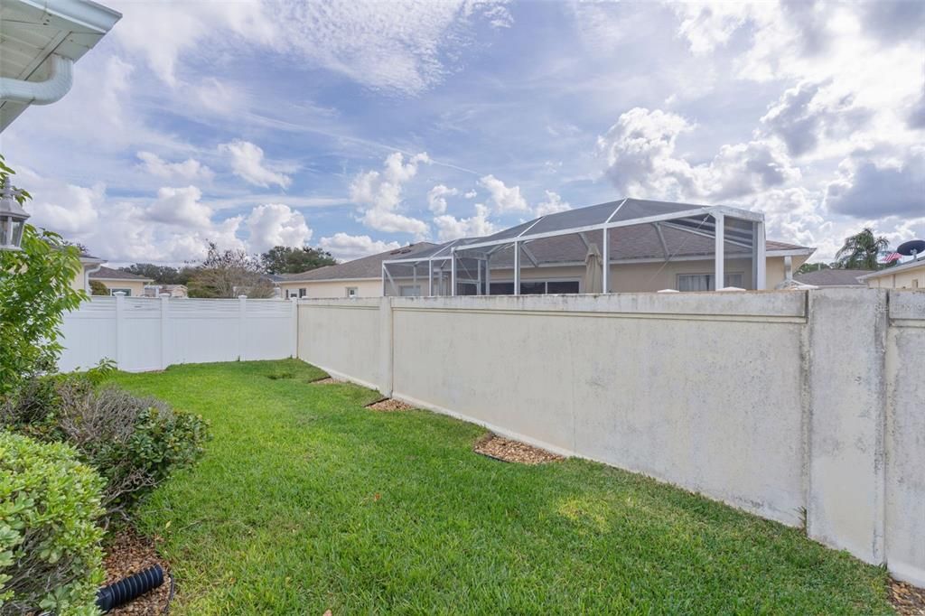 For Sale: $300,000 (2 beds, 2 baths, 1186 Square Feet)