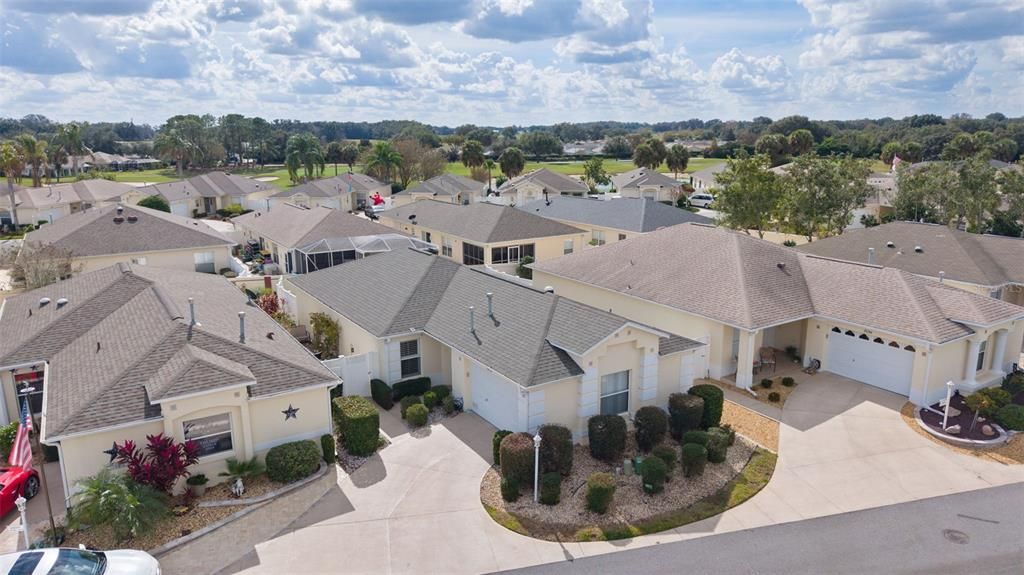 For Sale: $300,000 (2 beds, 2 baths, 1186 Square Feet)