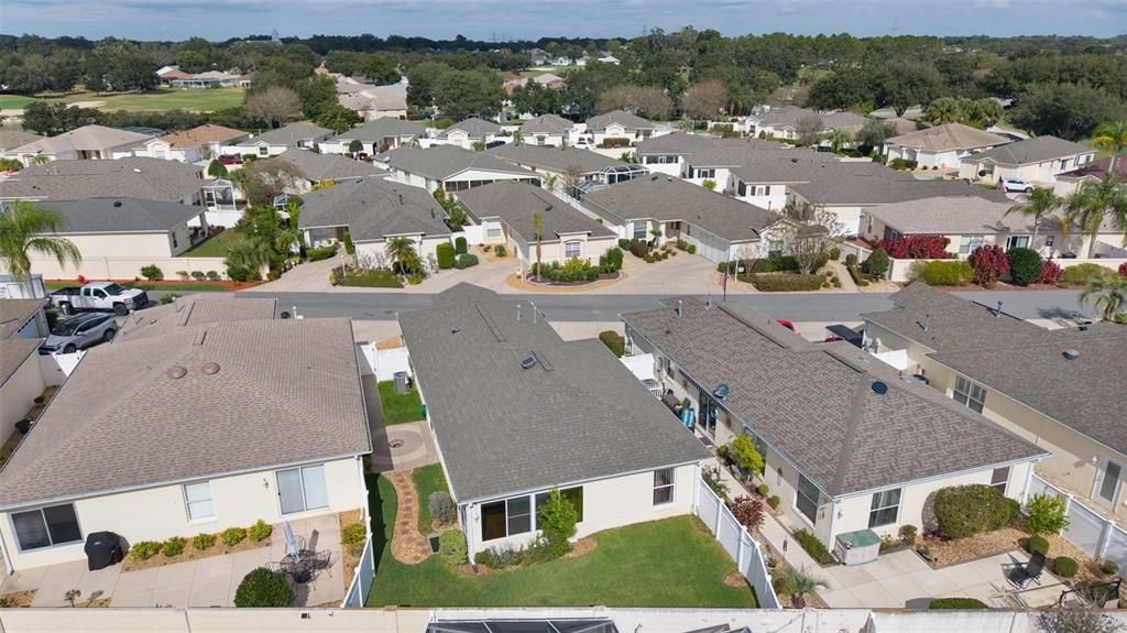 For Sale: $300,000 (2 beds, 2 baths, 1186 Square Feet)