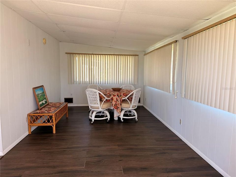 待售: $119,000 (2 贝兹, 2 浴室, 960 平方英尺)