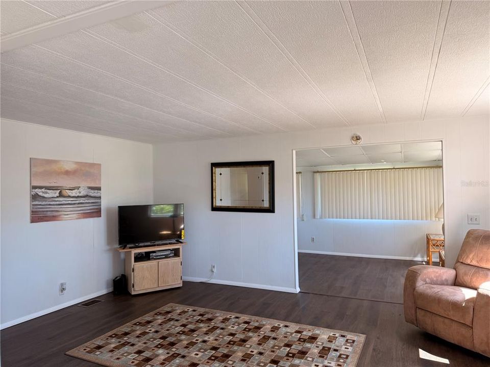 待售: $119,000 (2 贝兹, 2 浴室, 960 平方英尺)