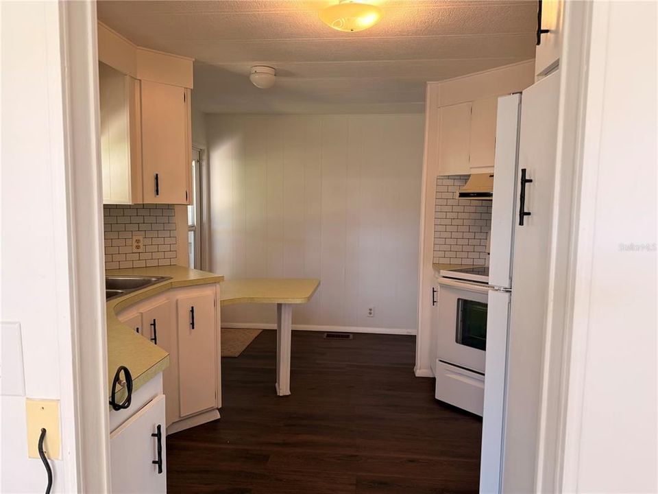 待售: $119,000 (2 贝兹, 2 浴室, 960 平方英尺)