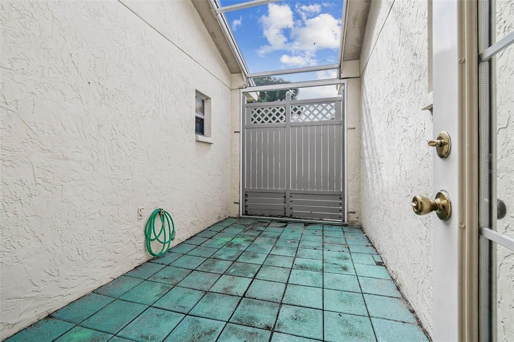 For Sale: $295,000 (3 beds, 2 baths, 1572 Square Feet)