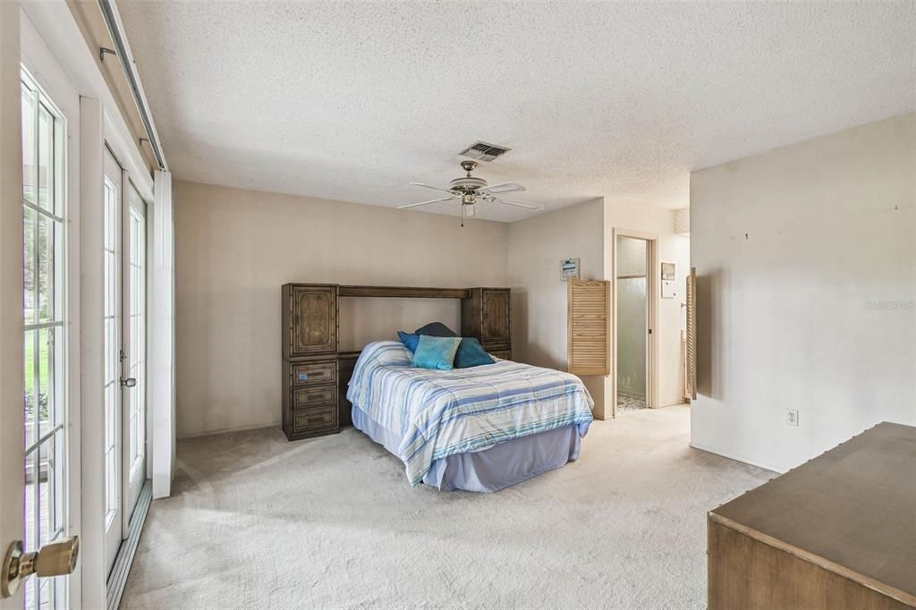 For Sale: $295,000 (3 beds, 2 baths, 1572 Square Feet)