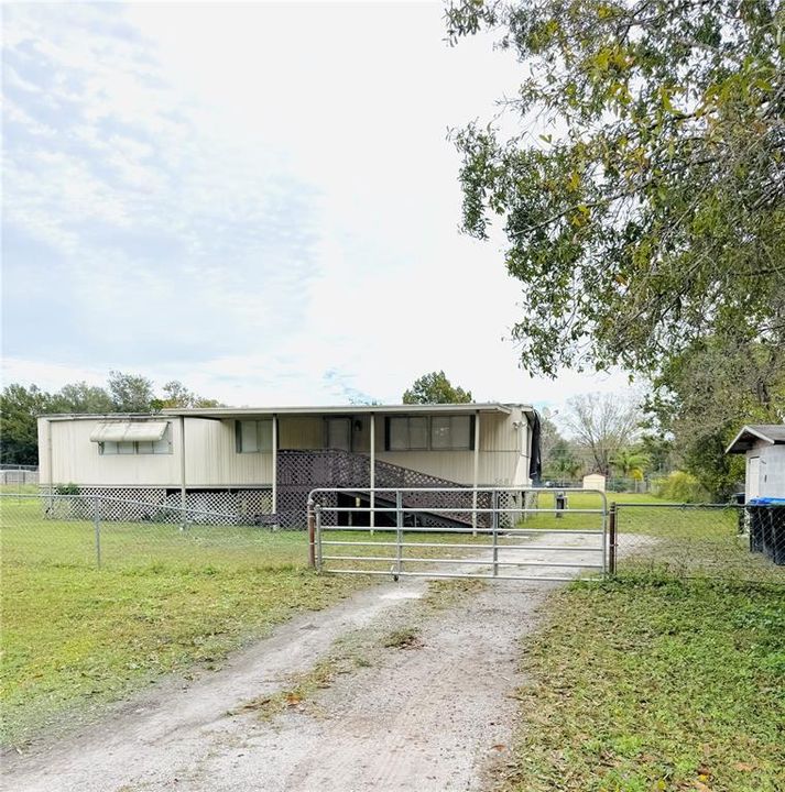 出租: $1,800 (4 贝兹, 2 浴室, 1664 平方英尺)