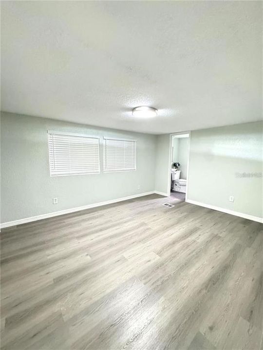 出租: $1,800 (4 贝兹, 2 浴室, 1664 平方英尺)