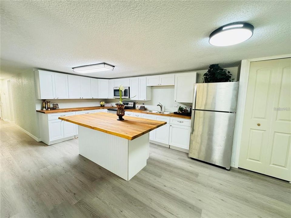 出租: $1,800 (4 贝兹, 2 浴室, 1664 平方英尺)