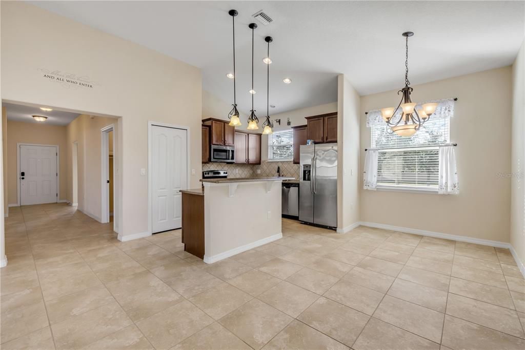 For Sale: $369,900 (3 beds, 2 baths, 1469 Square Feet)