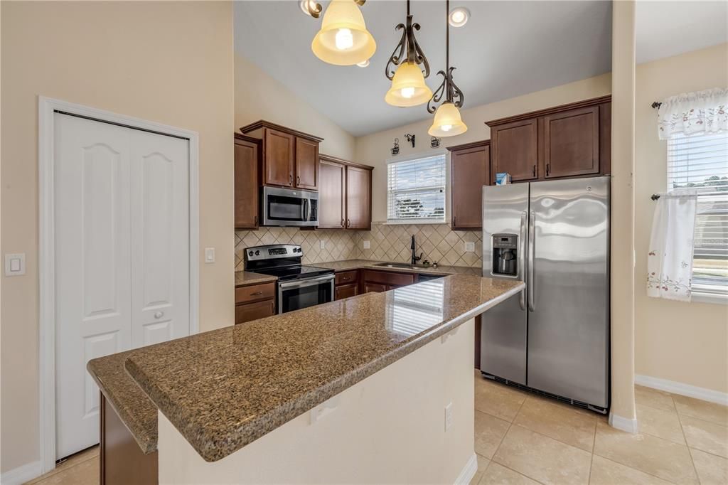 For Sale: $369,900 (3 beds, 2 baths, 1469 Square Feet)