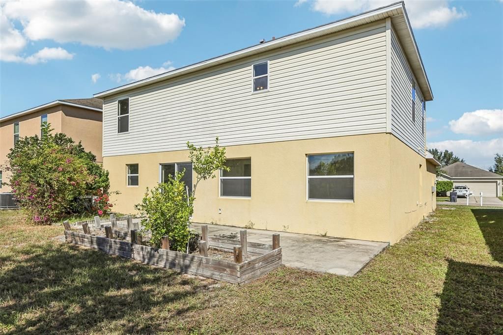 合同活跃: $339,900 (4 贝兹, 2 浴室, 2268 平方英尺)