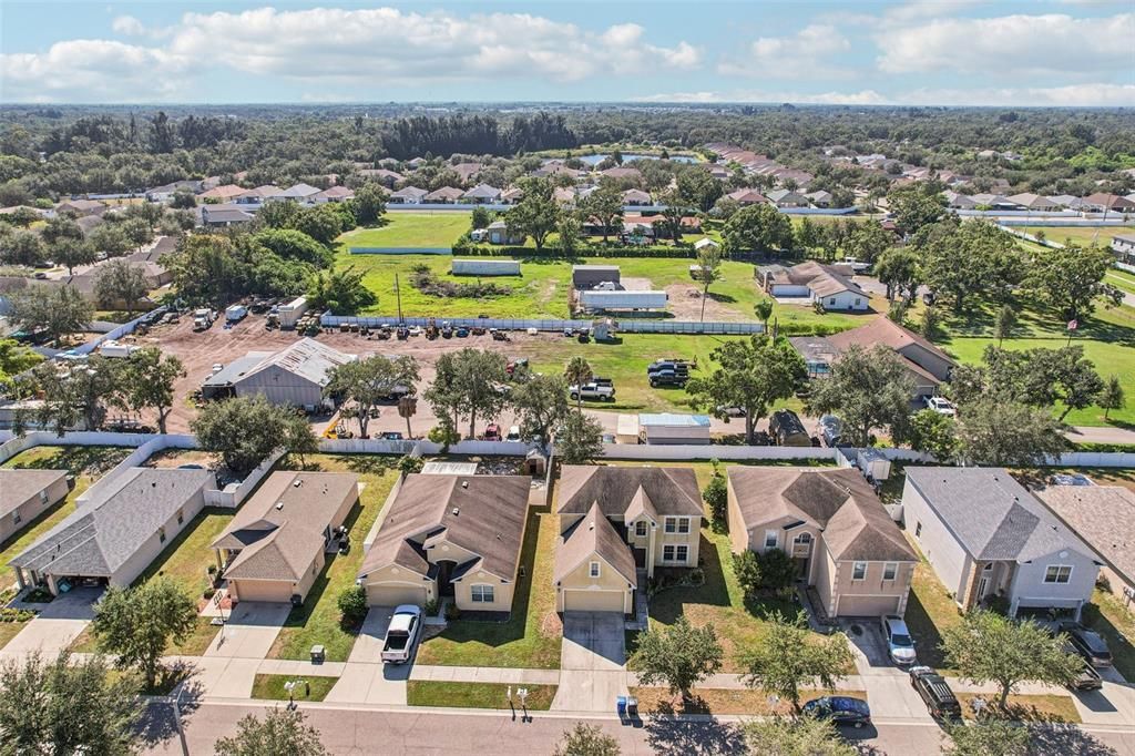 合同活跃: $339,900 (4 贝兹, 2 浴室, 2268 平方英尺)