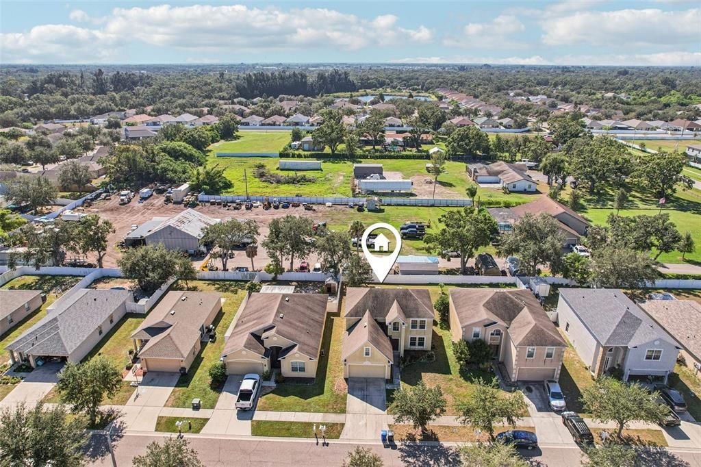 合同活跃: $339,900 (4 贝兹, 2 浴室, 2268 平方英尺)