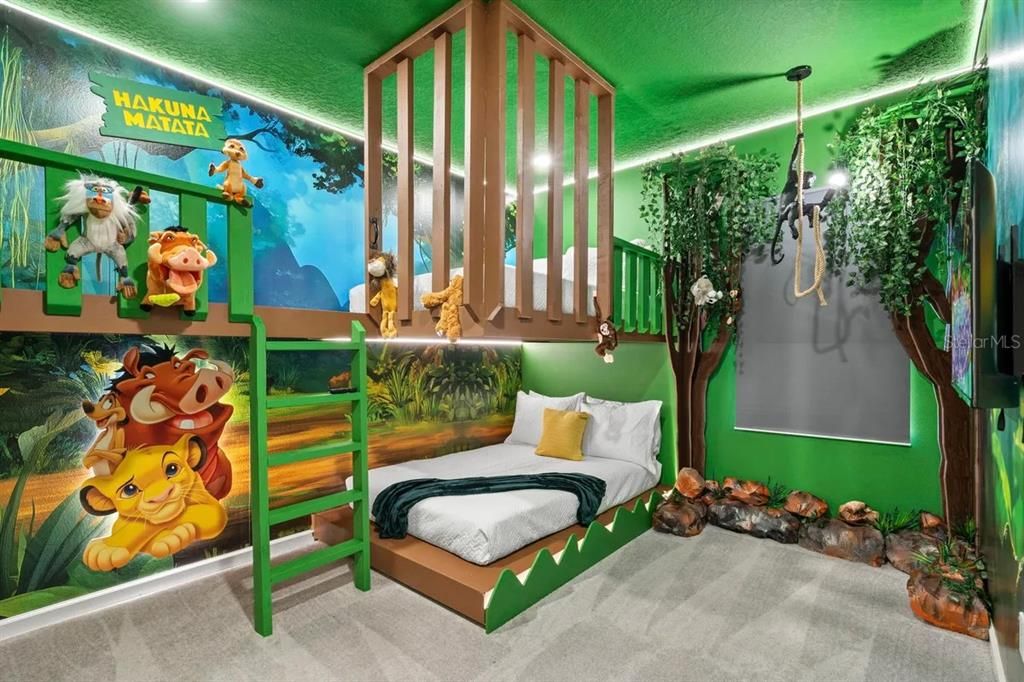 待售: $1,790,000 (9 贝兹, 9 浴室, 3950 平方英尺)