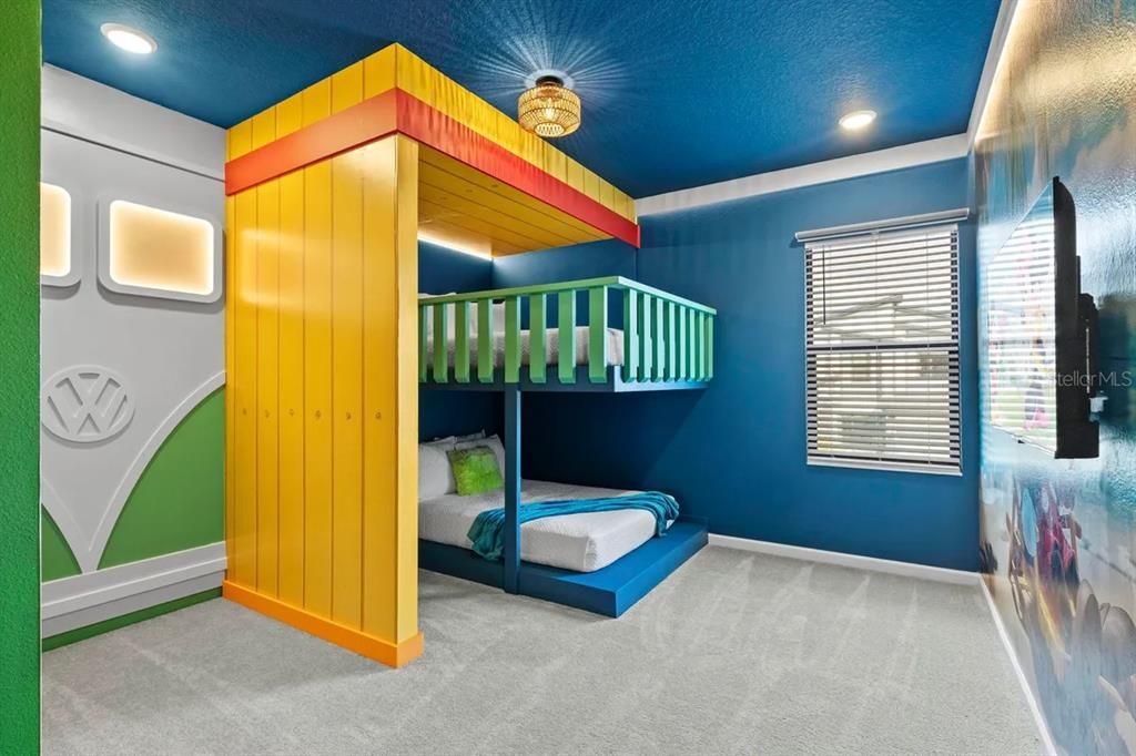 待售: $1,790,000 (9 贝兹, 9 浴室, 3950 平方英尺)