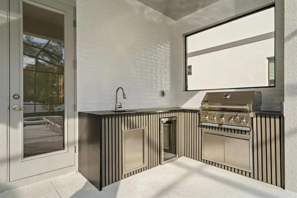 待售: $1,790,000 (9 贝兹, 9 浴室, 3950 平方英尺)