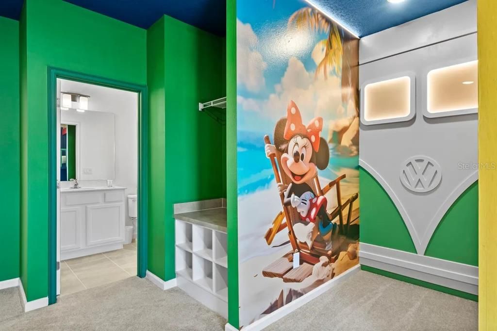 待售: $1,790,000 (9 贝兹, 9 浴室, 3950 平方英尺)