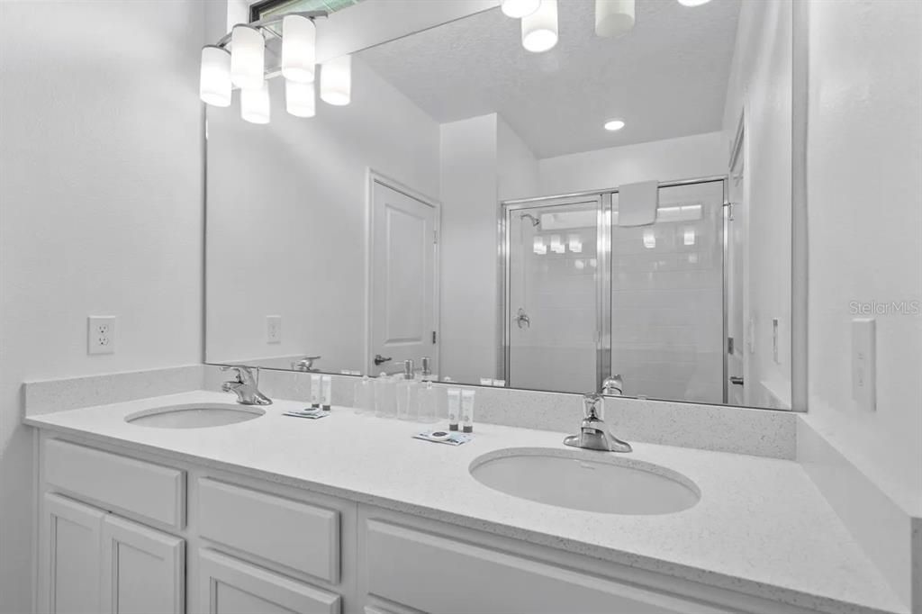 待售: $1,790,000 (9 贝兹, 9 浴室, 3950 平方英尺)