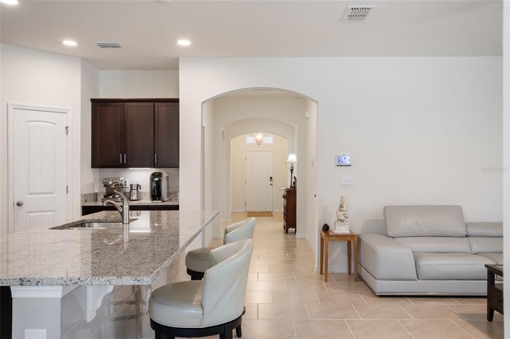 En Venta: $525,000 (4 camas, 3 baños, 2142 Pies cuadrados)