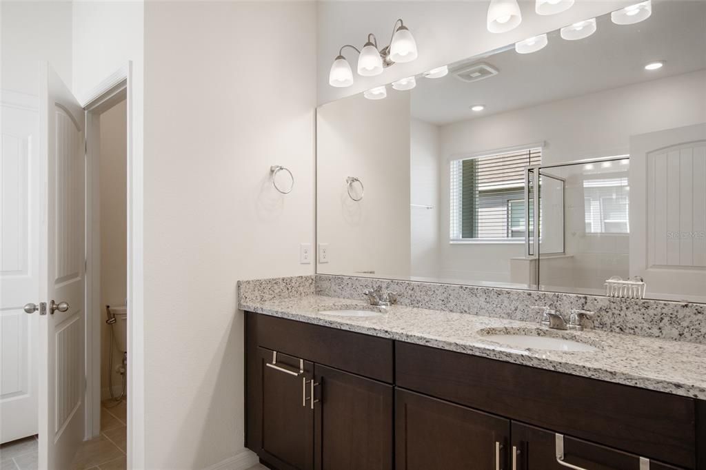 En Venta: $525,000 (4 camas, 3 baños, 2142 Pies cuadrados)