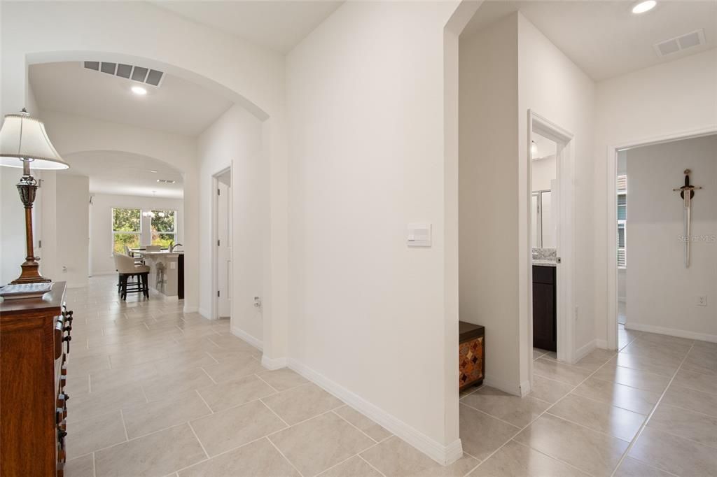 En Venta: $525,000 (4 camas, 3 baños, 2142 Pies cuadrados)