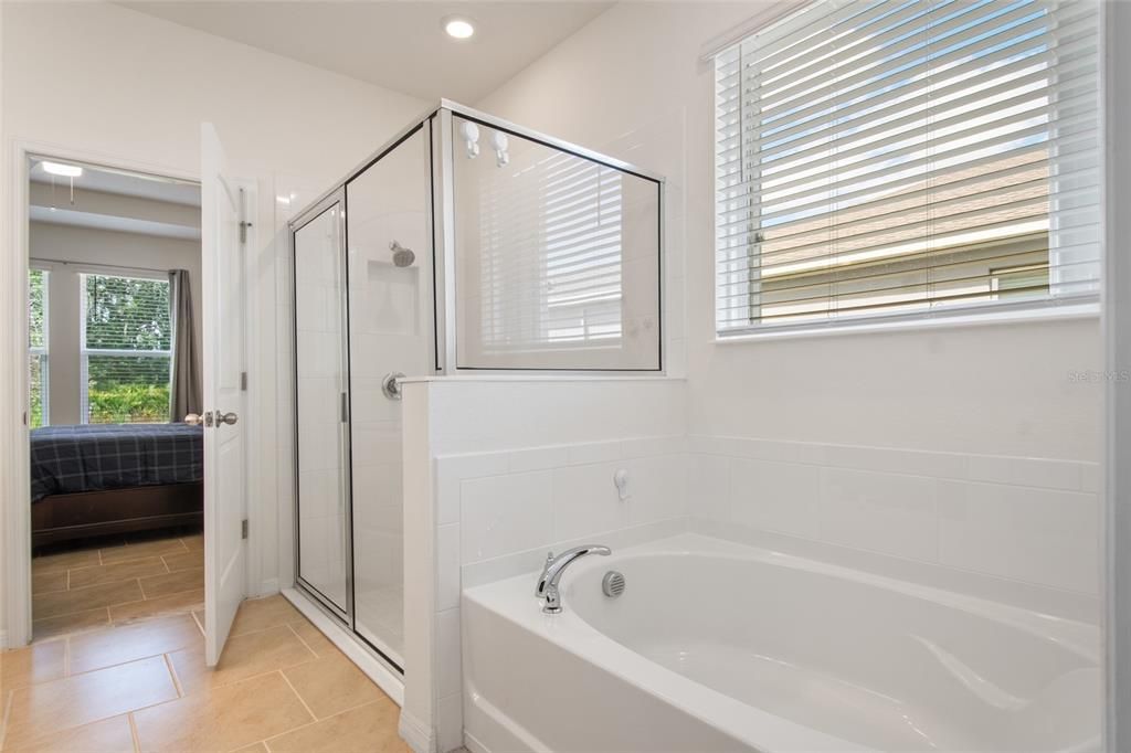 En Venta: $525,000 (4 camas, 3 baños, 2142 Pies cuadrados)