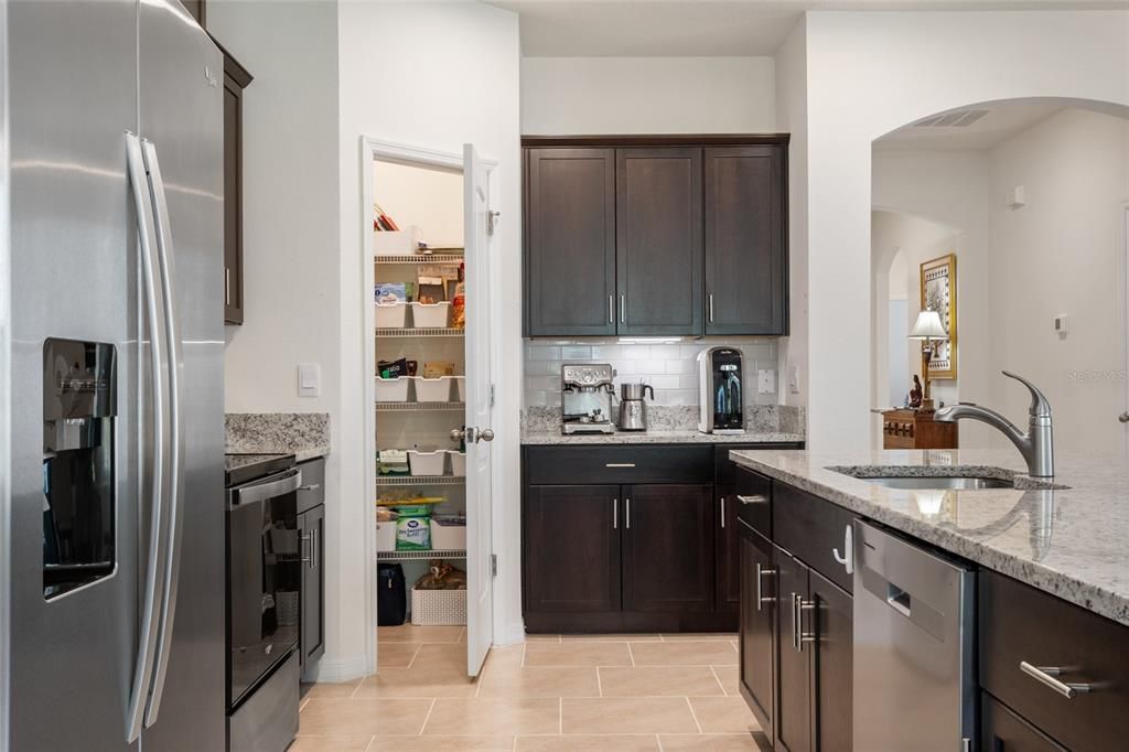 En Venta: $525,000 (4 camas, 3 baños, 2142 Pies cuadrados)