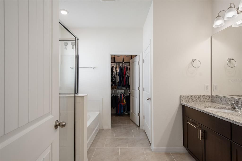 En Venta: $525,000 (4 camas, 3 baños, 2142 Pies cuadrados)