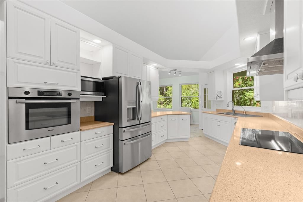 For Sale: $1,495,000 (5 beds, 4 baths, 4333 Square Feet)