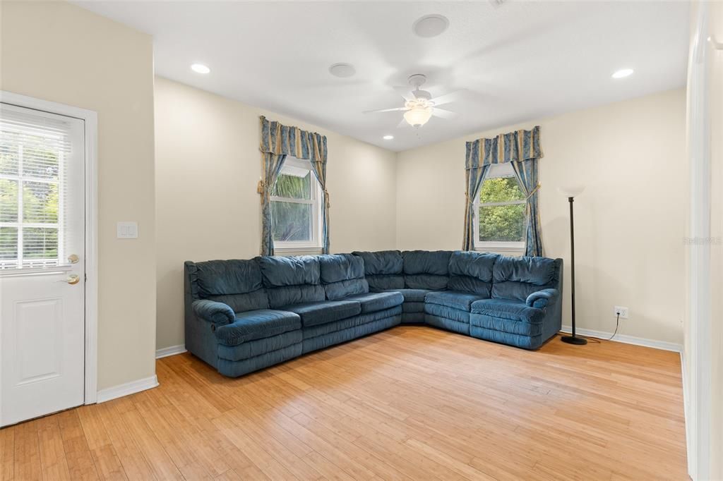 For Sale: $1,495,000 (5 beds, 4 baths, 4333 Square Feet)