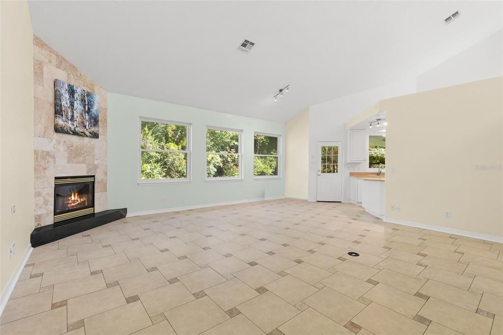 For Sale: $1,495,000 (5 beds, 4 baths, 4333 Square Feet)