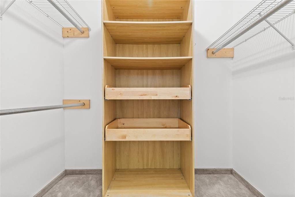 For Sale: $1,495,000 (5 beds, 4 baths, 4333 Square Feet)