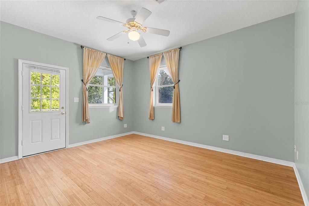 For Sale: $1,495,000 (5 beds, 4 baths, 4333 Square Feet)