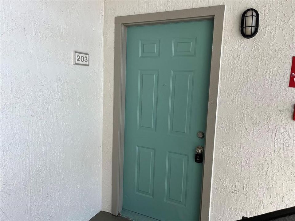 出租: $1,100 (1 贝兹, 1 浴室, 635 平方英尺)