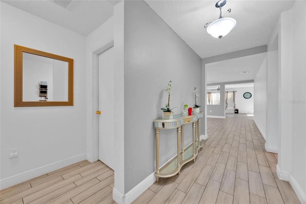 En Venta: $346,000 (3 camas, 2 baños, 1915 Pies cuadrados)