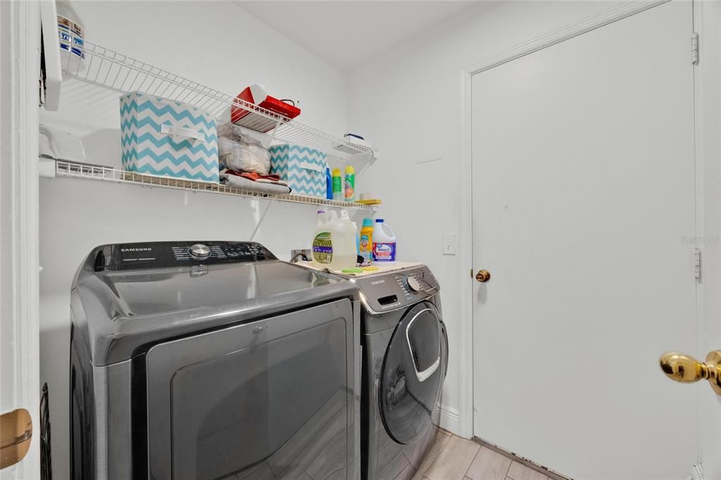 En Venta: $346,000 (3 camas, 2 baños, 1915 Pies cuadrados)