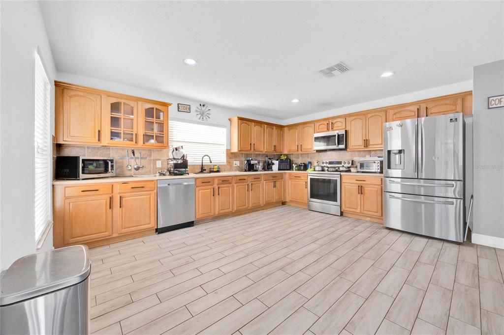 En Venta: $346,000 (3 camas, 2 baños, 1915 Pies cuadrados)