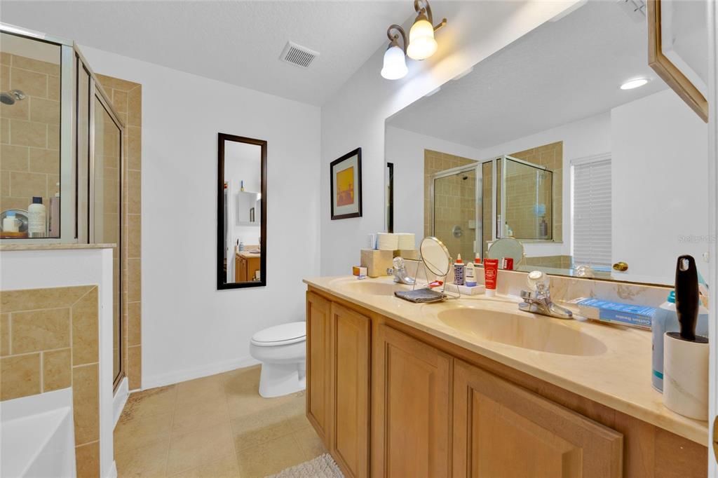 En Venta: $346,000 (3 camas, 2 baños, 1915 Pies cuadrados)