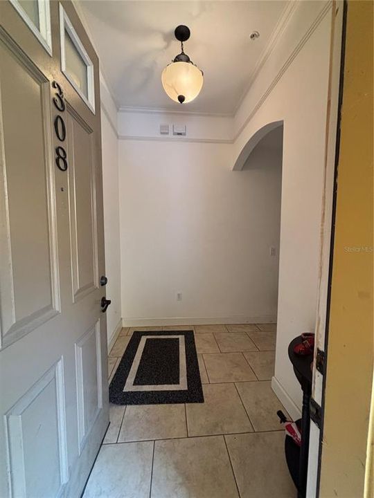 Active With Contract: $395,000 (2 beds, 2 baths, 1036 Square Feet)