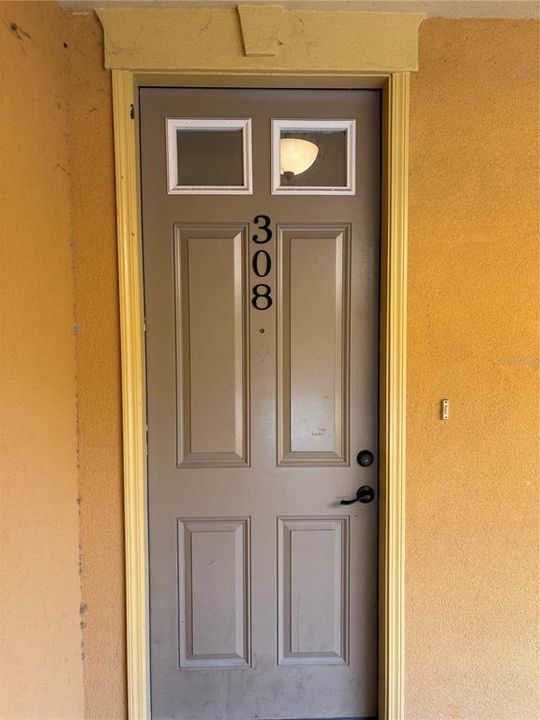 Active With Contract: $395,000 (2 beds, 2 baths, 1036 Square Feet)