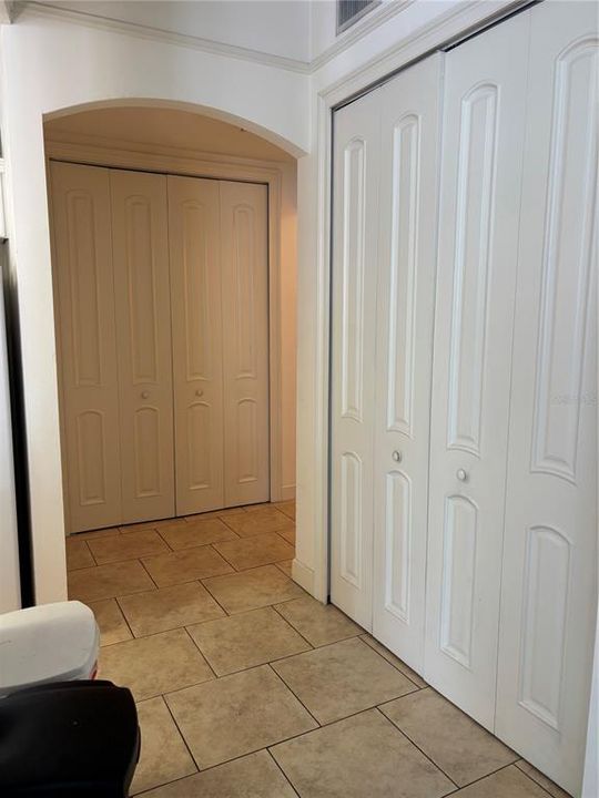 Active With Contract: $395,000 (2 beds, 2 baths, 1036 Square Feet)