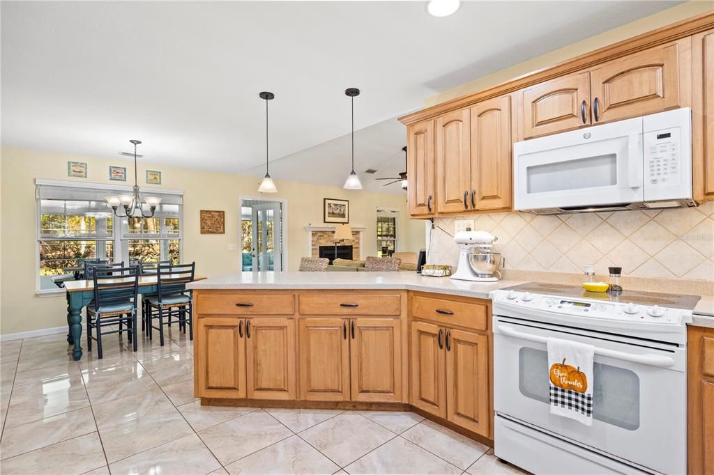 待售: $679,900 (3 贝兹, 2 浴室, 2635 平方英尺)