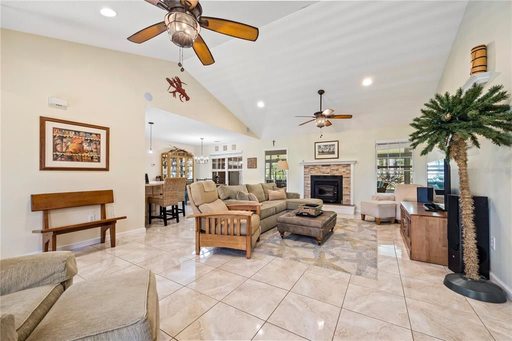 待售: $679,900 (3 贝兹, 2 浴室, 2635 平方英尺)