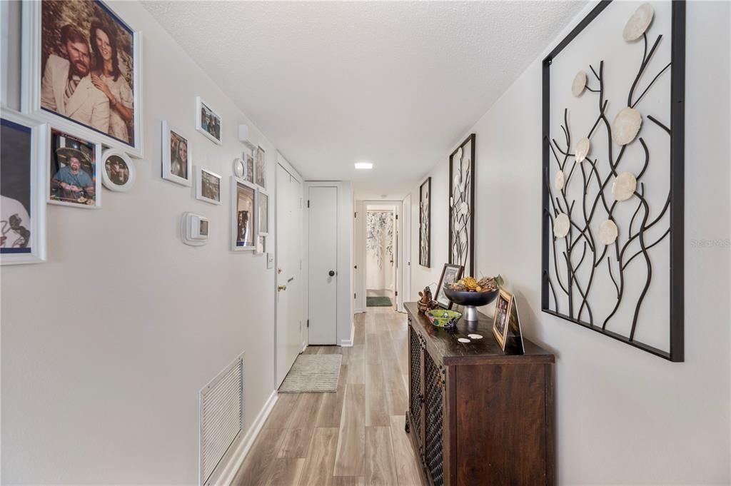 На продажу: $162,000 (2 спален, 2 ванн, 1176 Квадратных фут)