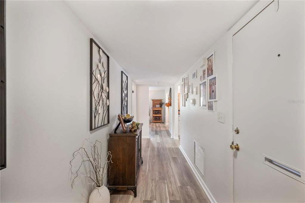 На продажу: $162,000 (2 спален, 2 ванн, 1176 Квадратных фут)